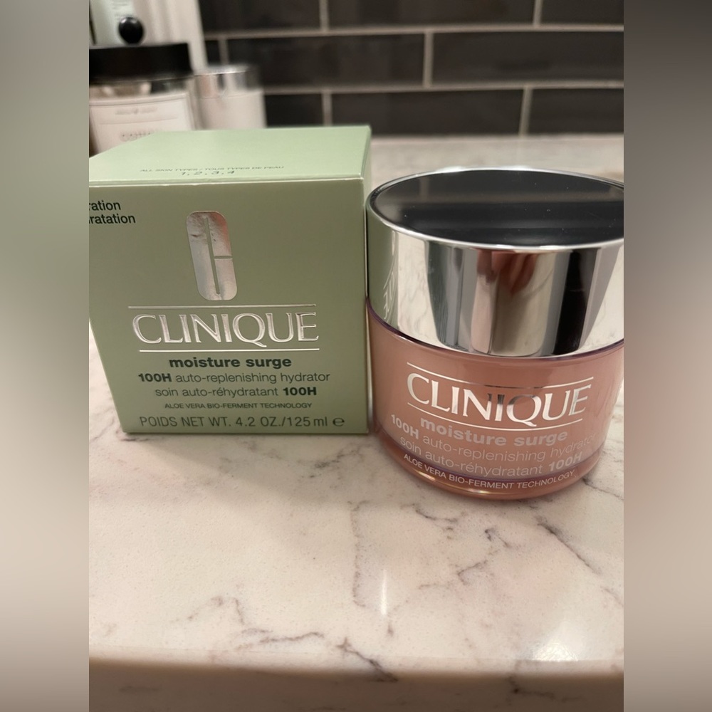 Clinique moisture surge 100H hydrator jumbo 4.2oz